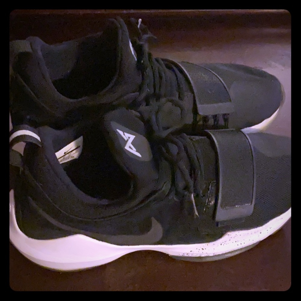 Paul George basketball shoes